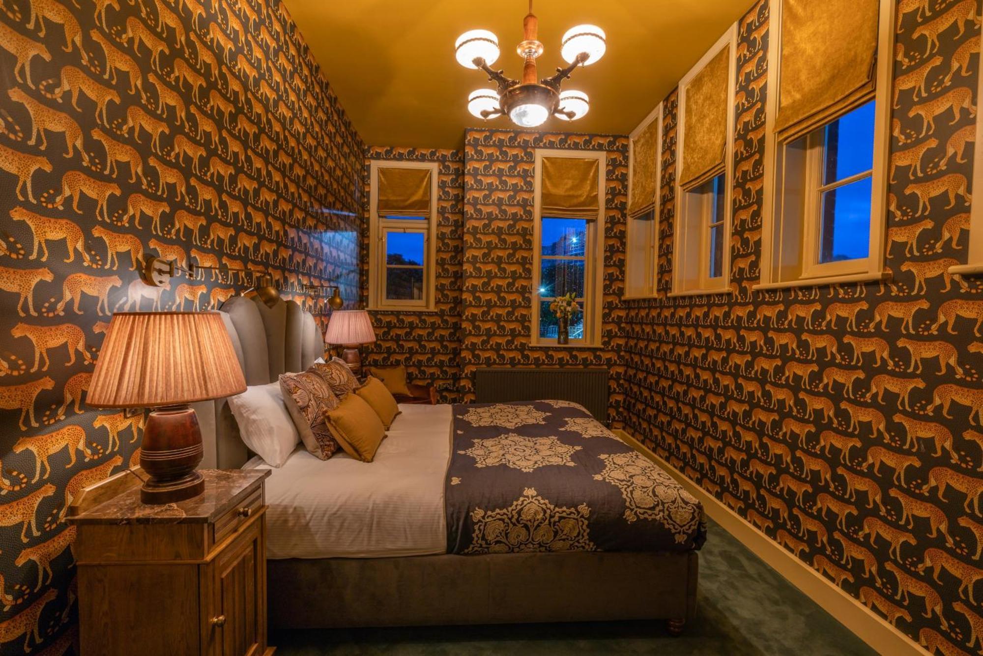 Albero Bedrooms เบดฟอร์ด ภายนอก รูปภาพ
