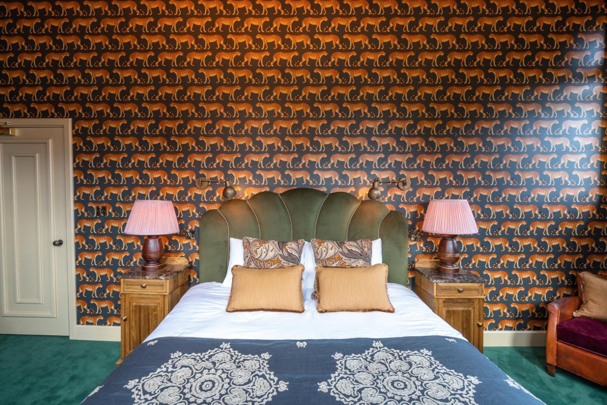 Albero Bedrooms เบดฟอร์ด ภายนอก รูปภาพ